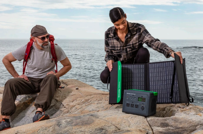 Schneider OffGrid portable power station and solar panel Schneider OffGrid portable power station and solar panel