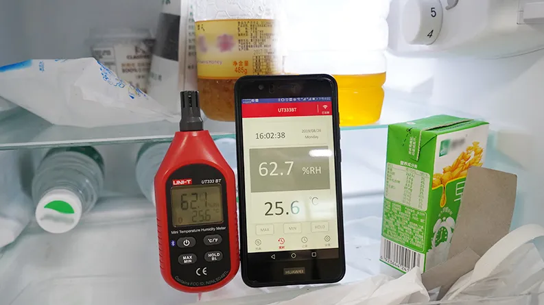 UT333BT-Temperature-and-humidity-measurement-in-refrigerator.webp