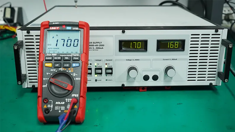 UT196-DC-high-voltage-measurement.webp