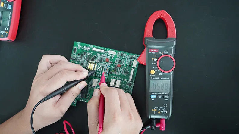 UT213C-Diode-measurement.webp