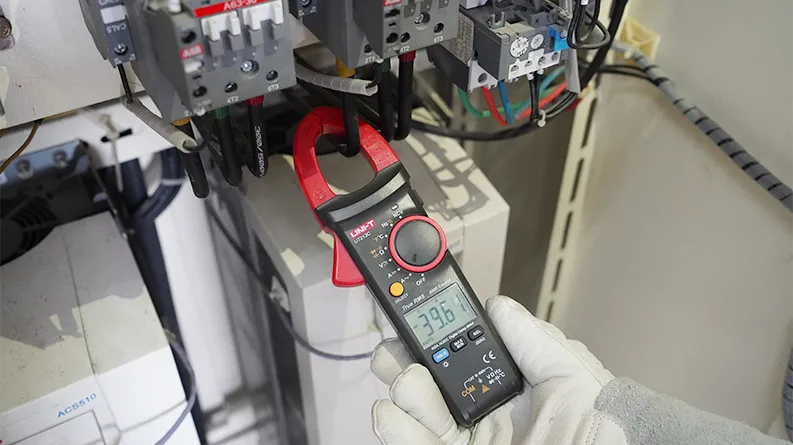 UT213C-AC-current-measurement.webp