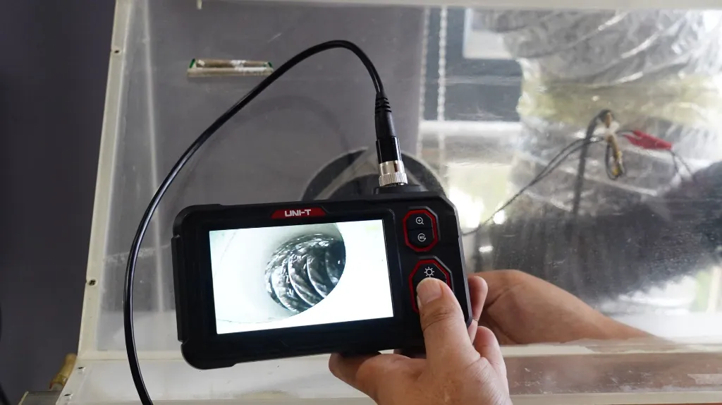 Uni-T Industrial Borescope 4.3" IPS LCD IP67 8mm Lens 8 LEDs UT667.webp