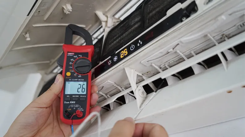 UT200-UT200R-Air-conditioning.webp
