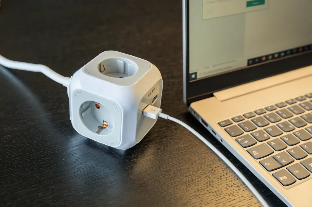 brennenstuhl ALEA-Power USB-Charger Socket Cube 4-fold (2x USB Type A, With 1.4m Cable and Increased Protection Against Accidental Contact.webp
