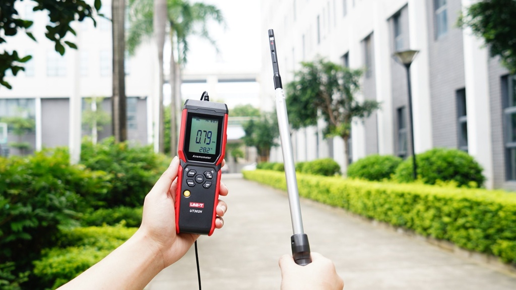 Uni-T Hot Wire Anemometer, Wind Velocity and Wind Temperature