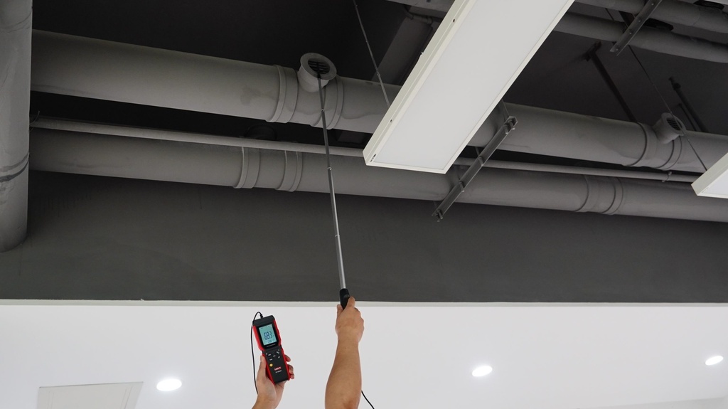 Uni-T Hot Wire Anemometer, Wind Velocity and Wind Temperature