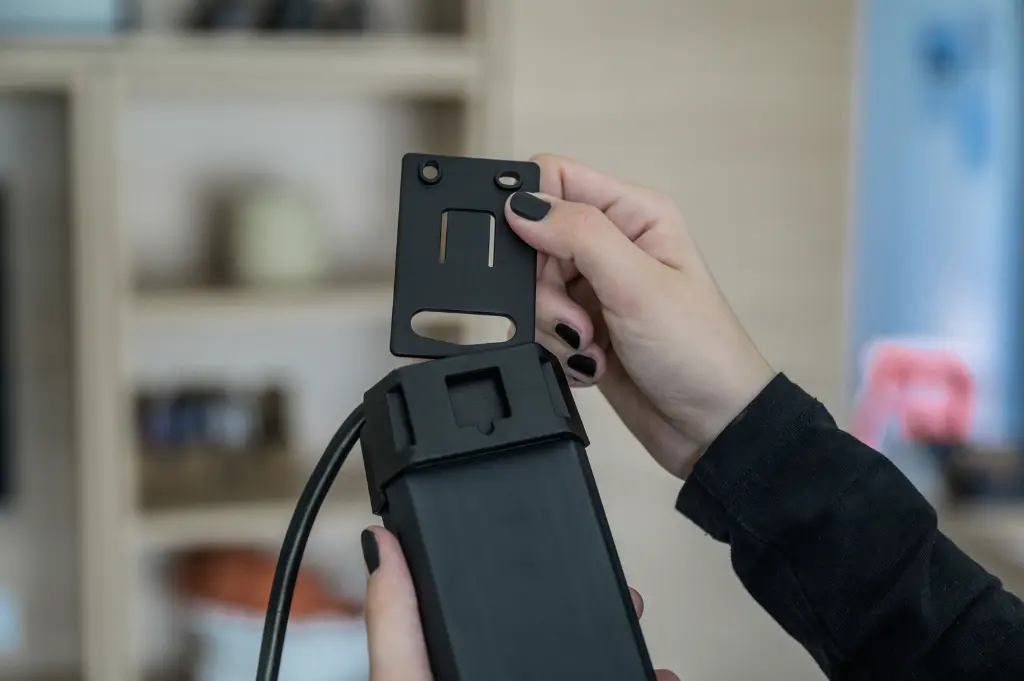 Premium-Line extension lead 4-way black 1,8m H05VV-F 3G1,5