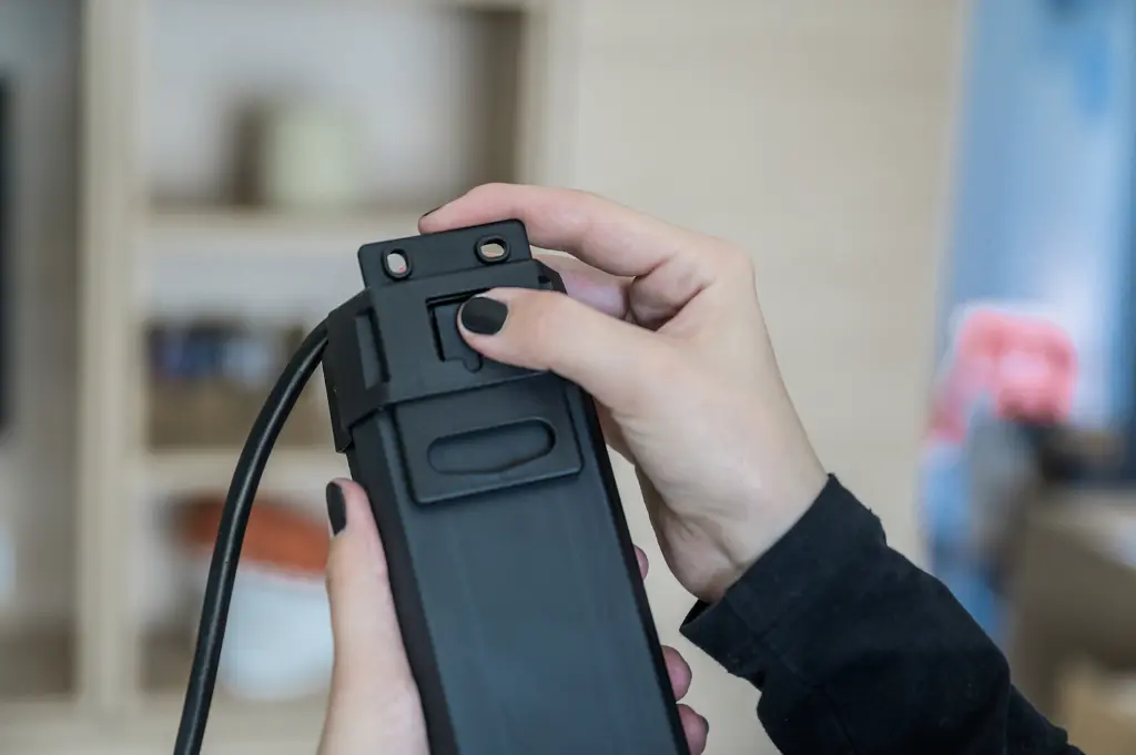 Premium-Line extension lead 4-way black 1,8m H05VV-F 3G1,5