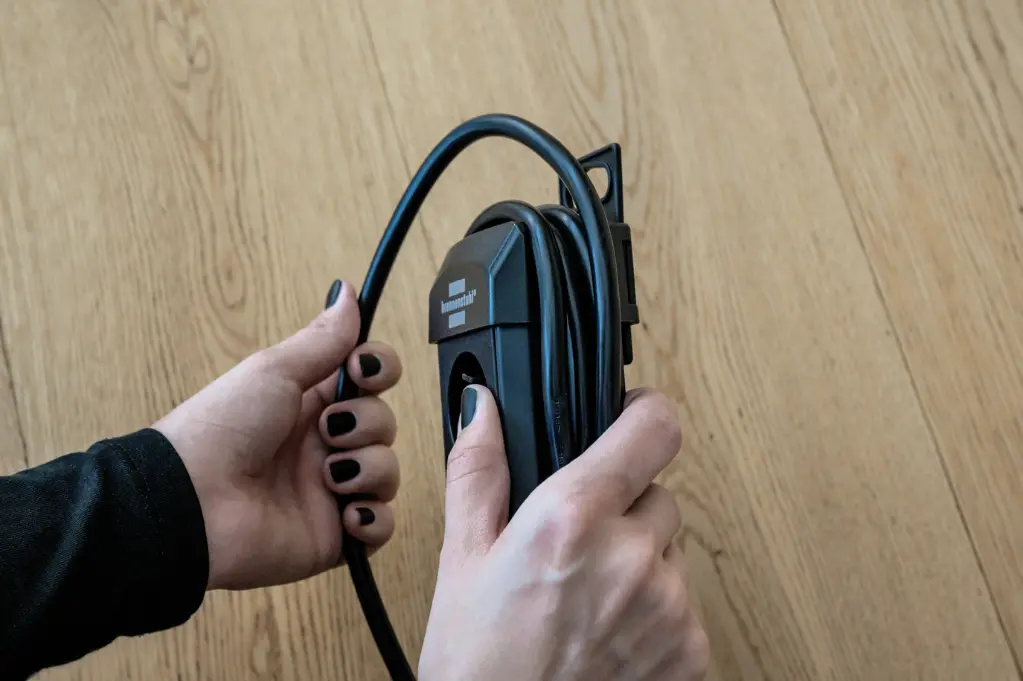 Brennenstuhl Premium-Line Extension Lead 6-way Black 3m H05VV-F 3G1.5