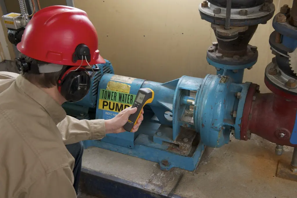 Fluke 820-2 LED Stroboscope, Non-Contact Rotating Speed, Tachometer