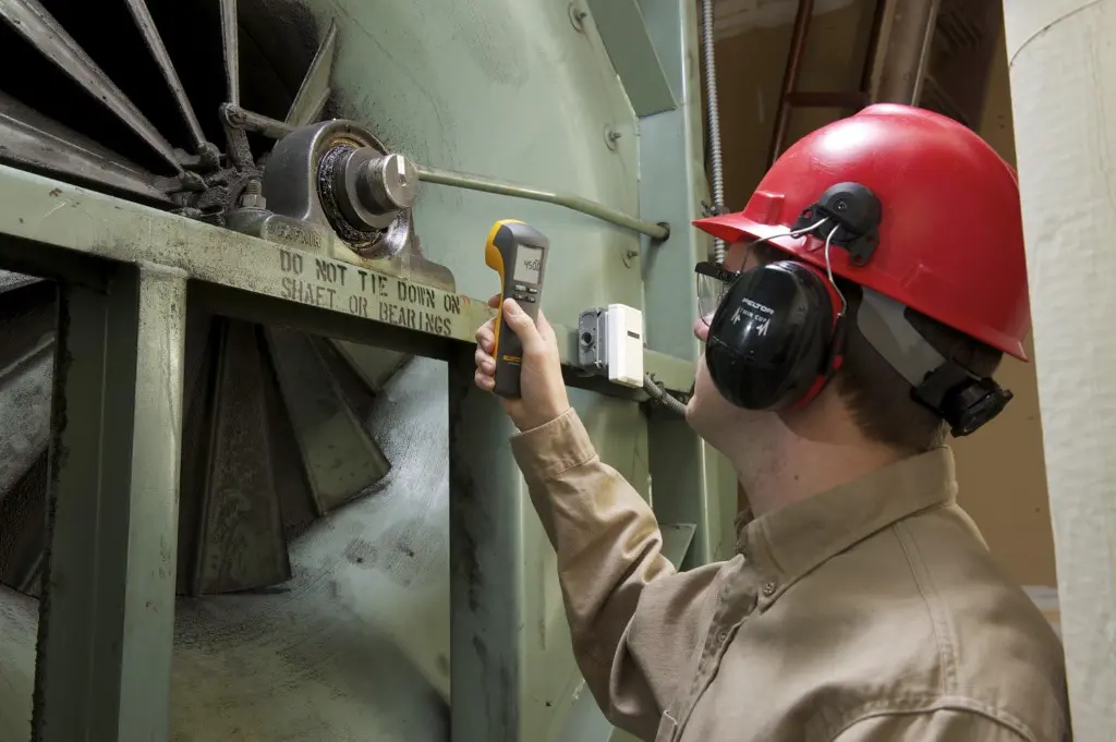 Fluke 820-2 LED Stroboscope, Non-Contact Rotating Speed, Tachometer