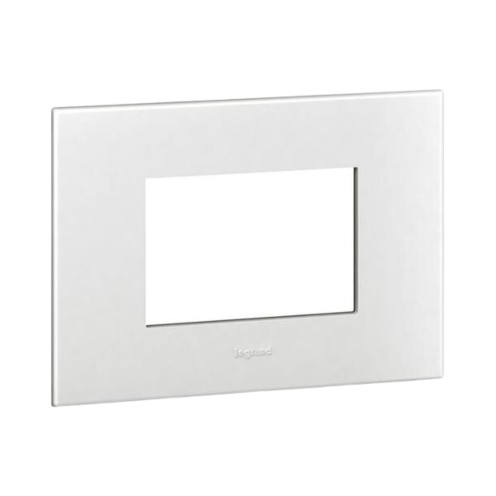 [575010] Legrand Arteor™ Plate Italian US Std Square 3 Modules White 